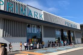 Today it operates over 320. Fosse Park Primark Is About To Reopen And Is Staying Open Until Midnight Leicestershire Live