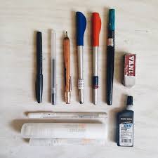 Someone On Tumblr Asked Me What Pens Media I Use So Here Are Some Tools I Keep In My Kit Clockwise From Top Left Pen Pen Pentel Brush Pen Mechanical Pencils