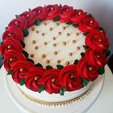The cake is quite pale, which doesn't bode well for the flavour, but it's surprisingly moist, packed with juicy fruits, large chunks. Celebration Cake Christmas Themed Cake Christmas Cake Designs Christmas Cake Decorations