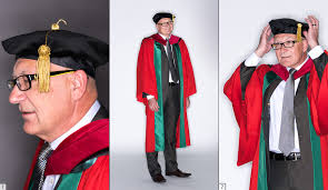 These bachelor gowns are manufactured in both matte and shiny finishes. Breaking Down The Cap And Gown