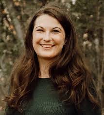 Renee Strom's Instagram, Twitter & Facebook