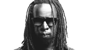 Youssoupha, de son nom complet youssoupha mabiki, né le 29 août 1979 à kinshasa, en république démocratique du congo, est un rappeur français. Rap Youssoupha En Dedicace A L Espace Culturel