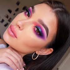 Makeup For Dine Ojne Hvis Du Ikke Allerede Ved Hvordan Man Kan Male In 2020 Glasses Makeup Eye Makeup Colorful Makeup