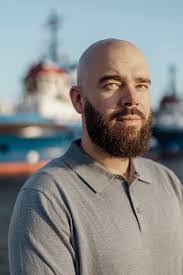 Derek Otter's Instagram, Twitter & Facebook