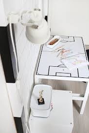 Do It Yourself Schreibtisch Fur Fussballfans Selbst Bauen Escritorios Para Ninos Ikea Escritorio