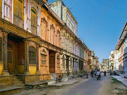 And the intricate designs below balconies and windows. Sidhpur Waking The Sleeping Beauty Of Gujarat The Dawoodi Bohras