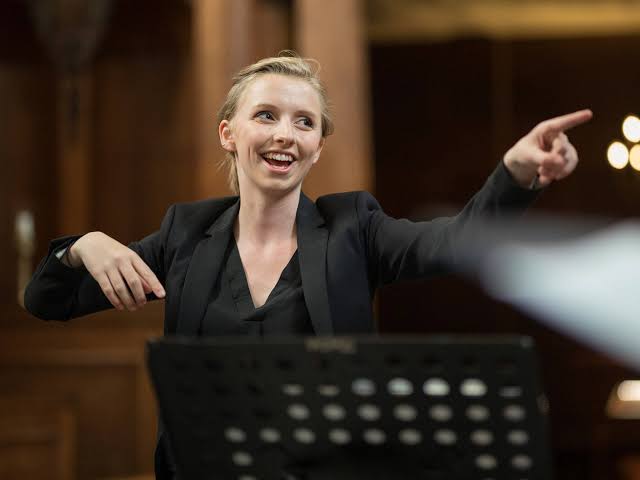 Star organist Anna Lapwood awarded MBE in 2024 New Year Honours - Classic FM