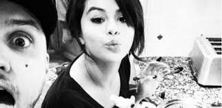 Selena Gomez y su nuevo novio, Alexander DeLeon