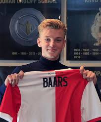 Vriendin.nl staat vol met herkenbare, persoonlijke verhalen. Feyenoord U17 Player And The Netherlands U17 International Guus Baars Signs His First Contract Until 2013 Feyenoord