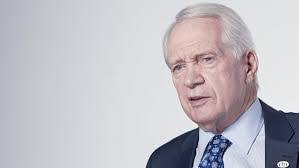 Doug Arends's Instagram, Twitter & Facebook