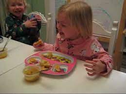 Kid Laughs Hysterically At Dog Popping Bubbles Youtube