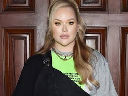 In the emotional video nikkie posted to her youtube channel, nikki talks about her experience of being born in the wrong body and talks about her transition. The Dark Side Of Nikkie Tutorials Announcement Restless Network