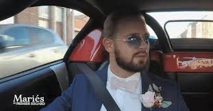 Maybe you would like to learn more about one of these? Junior Maries Au Premier Regard Avait Deja Surpris Les Experts Avant Son Mariage Il Se Montre Autocentre Prisonnier Du Culte De L Image Video
