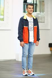 Die 18 kandidaten, die zu beginn von dsds am besonders kreativ sind die beiden turteltauben kevin jenewein und isabell heck, die nicht nur einen schlafplatz teilen, sondern. Elvin Kovaci Kevin Jenewein Und Manolito Von Links Haben Die Jury Uberzeugt Schwarzwalder Bote