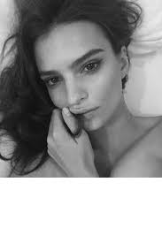 In emily ratajkowski no makeup uses a variety of techniques. Celebrities Without Make Up The Nomakeup Selfies You Need To See