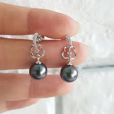 Boucles Oreilles Fleurs Pendants Perles De Tahiti Or Blanc Diamants Perle Tahiti Boucle D Oreille Boucles