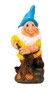 Wunderschon Gestalteter Gartenzwerg Holzfaller Stehend Hohe 42 Cm Breite 14 Cm Gartenzwerge Figur Garten Ideen Gestaltung Garten Deko Garten D Gnomes