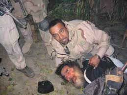 Das irakische fernsehen zeigte die hinrichtung bis zu dieser stelle. Saddam Hussein Der Diktator Wird Aus Der Grube Geholt
