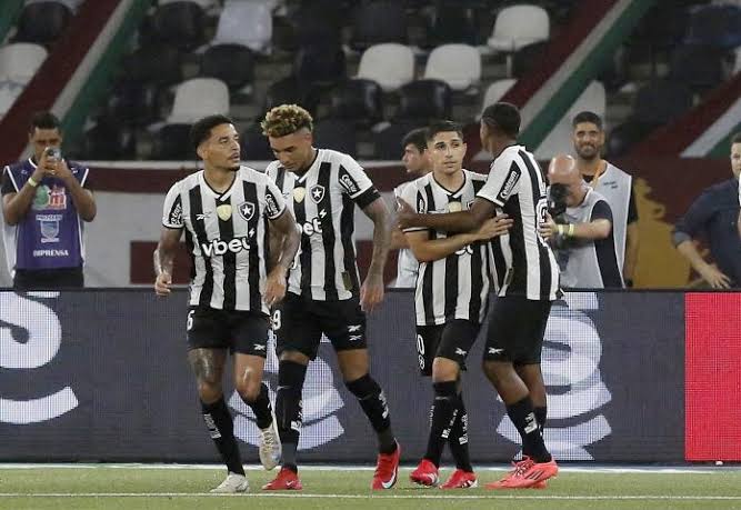CONFIRMADO! Botafogo ganha GRANDE REFORÇO para a final contra o Flamengo