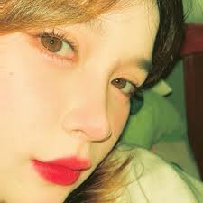 Lucy Guest in people