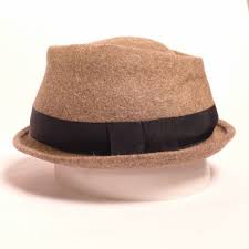 A Bike Helmet Disguised As Regular Hats Lets You Commute In Style Designtaxi Com Bike Style Bike Helmet Bike
