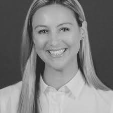 Laura Houghton's Instagram, Twitter & Facebook