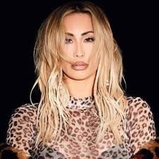 ArtStation super Leah Kovacs Profile