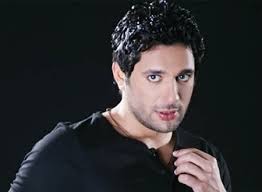 ينصب الفعل المضارع بأن مضمرة جوازا إذا سبق بلام التعليل ، مثل Ø­Ø³Ù† Ø§Ù„Ø±Ø¯Ø§Ø¯ ÙˆØ£ÙŠØªÙ† Ø¹Ø§Ù…Ø± ÙŠØ­ØªÙÙ„Ø§Ù† Ø¨Ø¨Ø¯Ø¡ ØªØ³Ø¬ÙŠÙ„ ØµÙˆØ±Ø© Ø³ÙŠÙ„ÙÙŠ Ø´Ø§Ù‡Ø¯