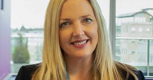 Twenty Questions with Elaine Knowles, 123.ie