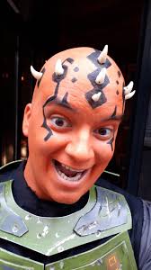 Ok, my turn to introduce me ^^ I'm Syn, the only twi'lek mando in france,  OM of Orar Galaar clan since november 2019 and brigade member special  weapons since this week. I