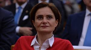 Babası ilkokul öğretmeni, annesi ev hanımıdır. Canan Kaftancioglu Nun Kisitlanan Resmi Twitter Hesabi Yeniden Kullanima Acildi