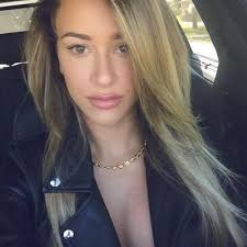 Delores Collins (@SZaclawrence)