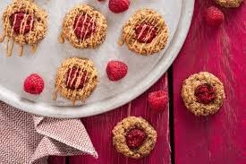 Biscuits Dejeuner Au Beurre D Arachides Et Confiture Recette En 2020 Beurre D Arachide Biscuits Idee Recette