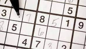 Enter numbers into the blank spaces so that each row, column and 3x3 box contains the numbers 1 to 9 without repeats. Sudoku Spielen