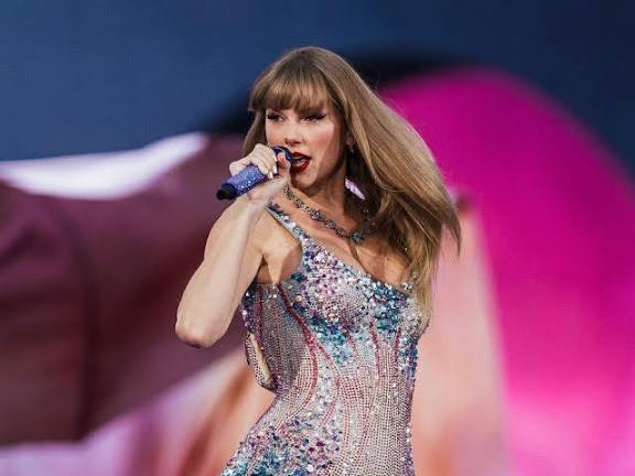 Fans Calling COVID-19 Infection Caught at Taylor Swift Show 'Souvenir' - Business Insider