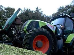 Tracteur agricole new holland et sa remorque andaineur kuhn vs ensemble routier poids lourd 44t novembre 2015. Video Ensilage Chez Moi Avec Claas Renault Massey Et Jcb Blog 100 Machinisme Agricole