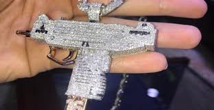 Diamond lil uzi vert v pendant silver cuban link chain necklace hip hop rapper. Lil Uzi Vert Cops Icy Lil Uzi Chain From Elliot Avianne Welcome To Kollegekidd Com
