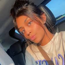 Sidney Switzer (@sidney_switzerr)