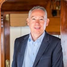 Steven Fox's Instagram, Twitter & Facebook