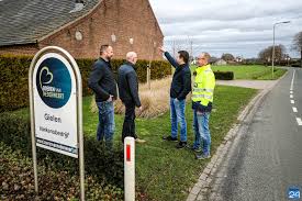 Dit is een doorverwijspagina , bedoeld om de verschillen in betekenis of gebruik van nederweert inzichtelijk te maken. Overlast In Het Buitengebied Boer En Burger Lossen Het Samen Op Boeren Van Nederweert Boeren Van Nederweert