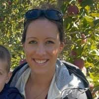 Amanda Falcone's Instagram, Twitter & Facebook