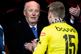 In 1940, as a result of the german occupation during world war ii, the royal family went into exile. Kongen Og Kronprinsessen Pa Cupfinalen Det Norske Kongehus