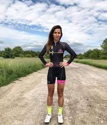 Pin Von Andrej Urmanic Auf Bike Girls Triathlon Frauen Fahrradbekleidung Radfahren Madchen