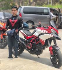 Mereka juga telah bersetuju serta akur dengan arahan pihak syarikat kami. Biodata Faez Nick Pelakon Drama Pelindung Seorang Puteri Iluminasi