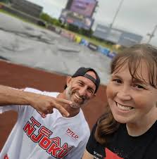 Safe area to stay in Dublin OH with dinner options