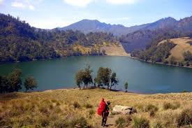 Maybe you would like to learn more about one of these? 4 Danau Menawan Di Sekitar Gunung Semeru Yang Bikin Pengin Piknik