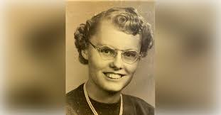 Anna Dinkel's Instagram, Twitter & Facebook