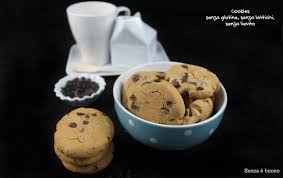 I miei cookies senza glutine e lattosio sono i classici biscotti che piacciono sempre a tutti, croccanti, profumati, con gocce di cioccolato fondente dentro. I Miei Cookies Senza Glutine Burro E Lievito Senza E Buono