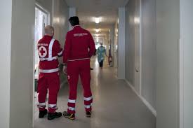 Ces mesures exceptionnelles de confinement, valables jusqu'au 3 avril paola, habitante de lombardie, a déclaré à rt france qu'elle se sentait «non surprise» de la décision du gouvernement, puisque «la situation dans le nord de l'italie devenait très. La Moitie De L Italie Repasse En Confinement