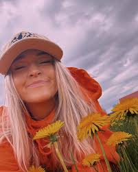 lexa (@lexaburkholder) • Instagram photos and videos